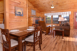 Pigeon Forge One Bedroom Cabin Rental Dinning Area